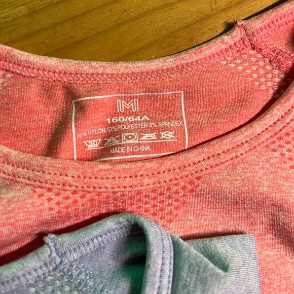 4 working out shirts for women that are great and have gorgeous colors. - Picture 6 of 7